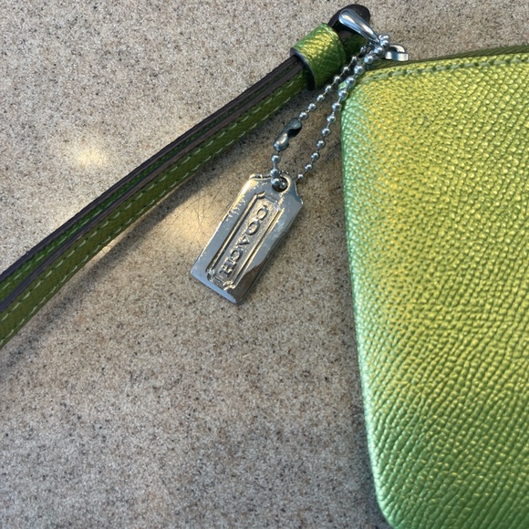 Coach wristlet - Picture 3 of 6